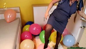 pregnant highheels popping