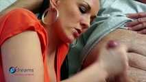 Mias Handjob für ihren älteren Nachbarn