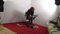 Auoroa get free of nylon bondage