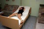 Nina A - Ans Bett gefesselt 2