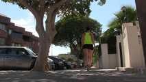 Dresscode in Public: Unten Ohne am public Strand