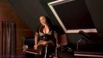 Latex pleasure on the stretching bench