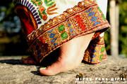 Hippie Girl go barefoot