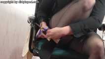 Auoroa get free of nylon bondage