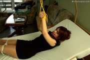 Nina A - Ans Bett gefesselt 2