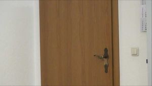 Marenka -  überfallen im Büro Teil 2 von 8