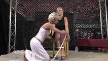 Dany Blonde challenged by Lena King