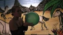 Balloon-Trampling with Yvette Hardi