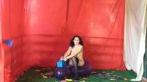 Madame en rouge 13