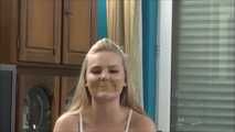Gina - Knebeltest Teil 3 von 4