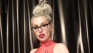 Selfietime spider woman