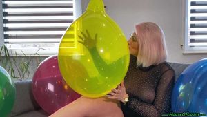 kissing licking, spitting and nail2pop seven TT17