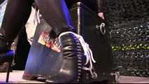 Yvette Files - the Queen of Escapes - Escape Challenge in Public