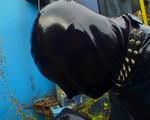 The Rubberslave - 05