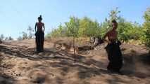 Dana and La Pulya - Bag racing in trash bags only (video)
