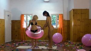 Denise & Claire 06