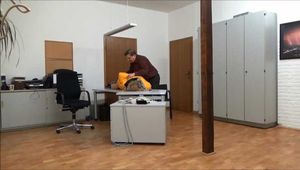 Steffie - Überfall im Büro Teil 8 von 8
