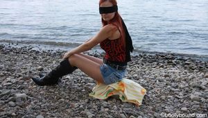 Nelly blindfolded at the water PICS