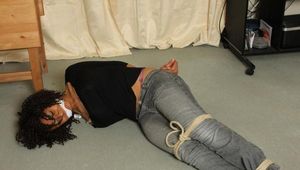 Dani Jeansbound