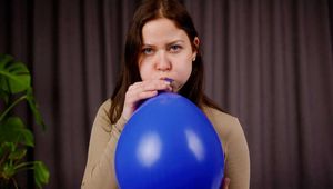 1497 Lenas Fingernägel