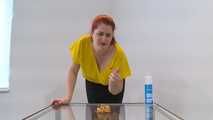 Apfelstrudel heiss serviert