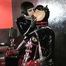 Rubber Sissy wird gestopft