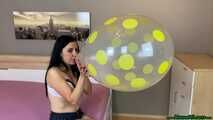 Blow2Pop U16 polka dots while smoking