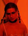 Ein Plastik-Bondage für Elaine!