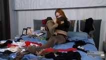 Eva Berger can't get enough pantyhose (video update)