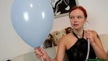 Blow2Pop zwei Ballons mit dem Schlauch