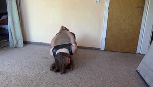 Mit Strumpfhosen gefesselt