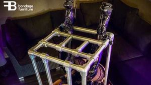 BONDAGE CUBE - free product trailer - Sopie in a sexy latex outfit