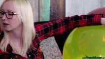 Rauchen und Cigpopping von Ballons