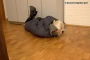 Elena - Gefesselt im Büro