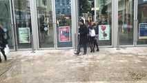 Bondage in Public: Einkaufscenter