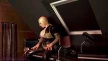 Latex pleasure on the stretching bench