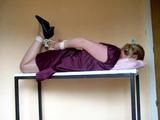 Ich versuche mich aus einem Hogtie zu befreien