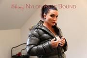 Jill ties, gagges and hoodes herself wearing a shiny green down jacket (Pics)