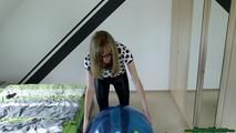 balloon clean-Up (sitting, knee, fingernail)