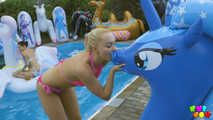 829 2 Floats 2 Girls