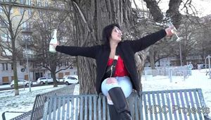 A Winter Session with Vanessa