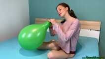 Blow2Pop extremely huge green U14 (reaching 15-16inch)