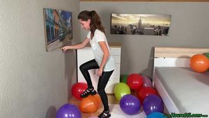 shoe stomp2pop tough Karaloon balloons