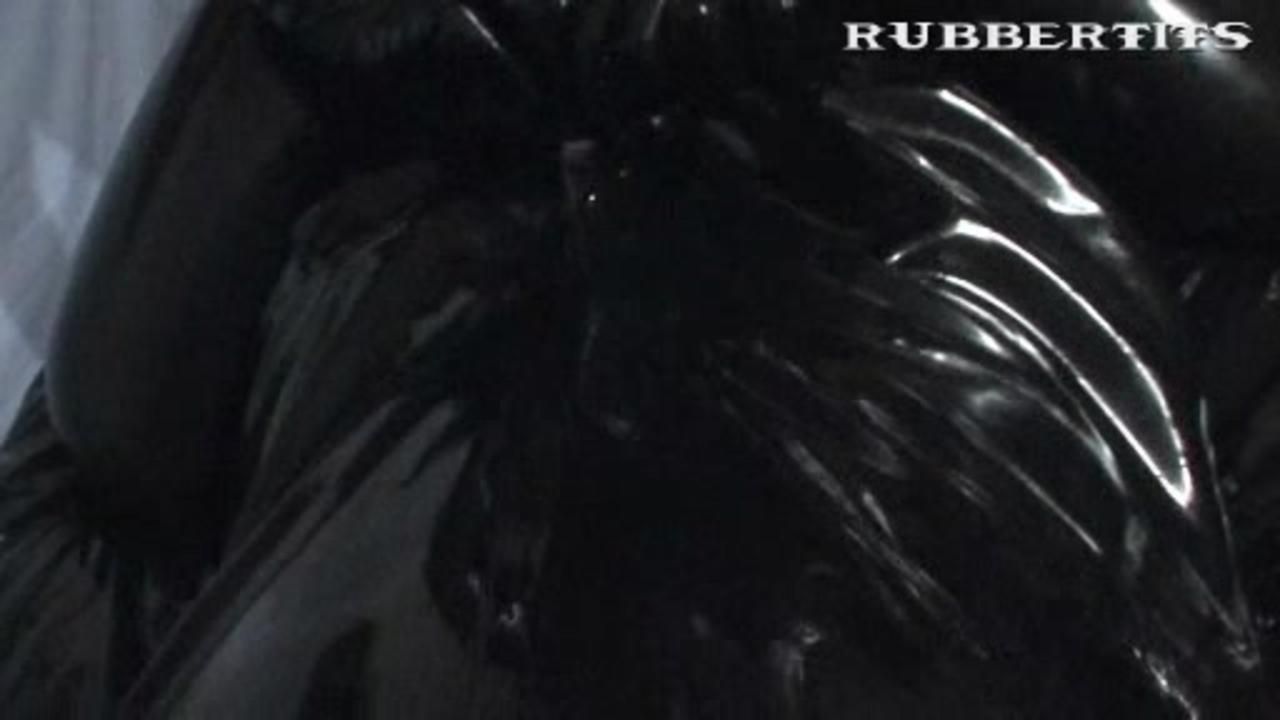 Heavy Rubber Milking Session Pt.2