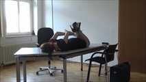Leonie - Überfallen im Büro Teil 2 von 5