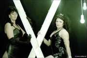 2 Dominas