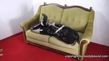 Michelle in einem hogtie 2/3
