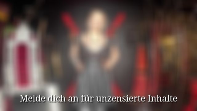 Auspeitschung+Wichsanleitung am Andreaskreuz!