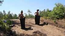 Dana and La Pulya - Bag racing in trash bags only (video)