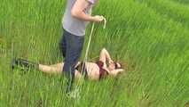 Soraya in dessous outdoor 1/2